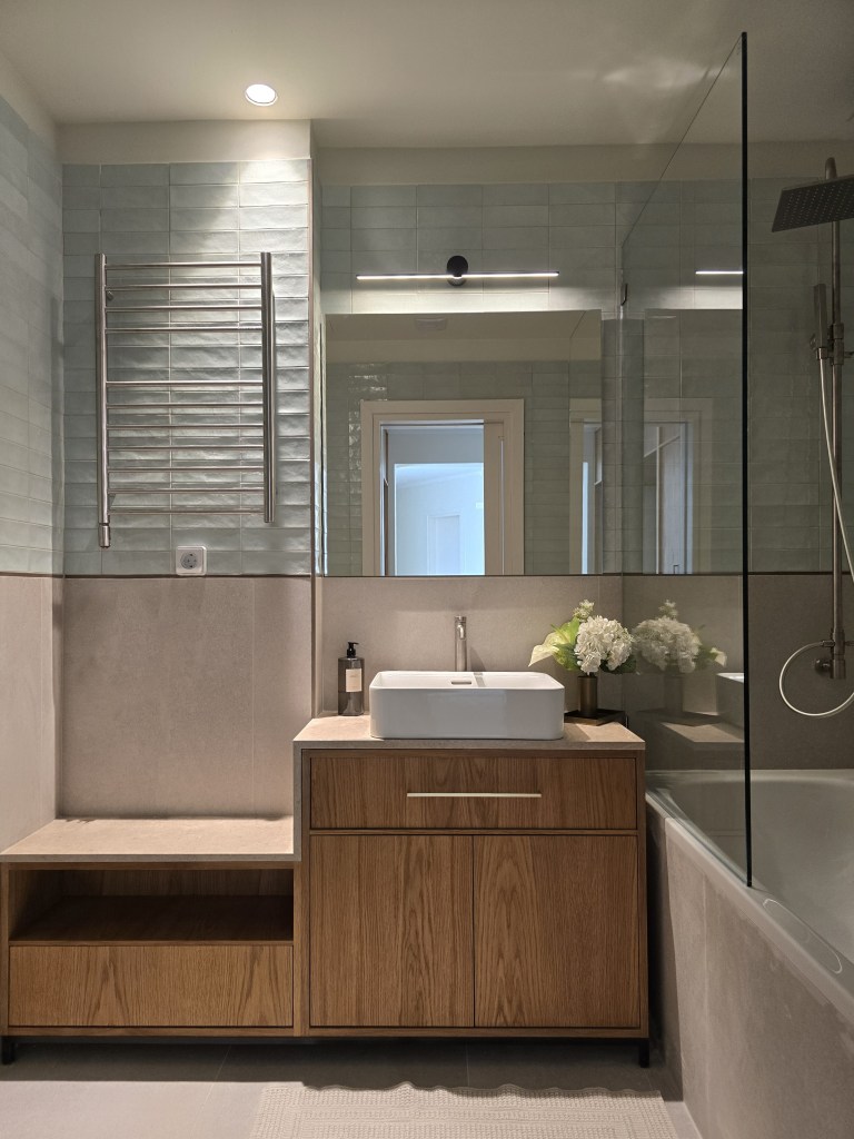 Έπιπλα μπάνιου καπλαμάς δρυς σε αποχρώσεις ελιάς και καρυδιάς - Kappawood