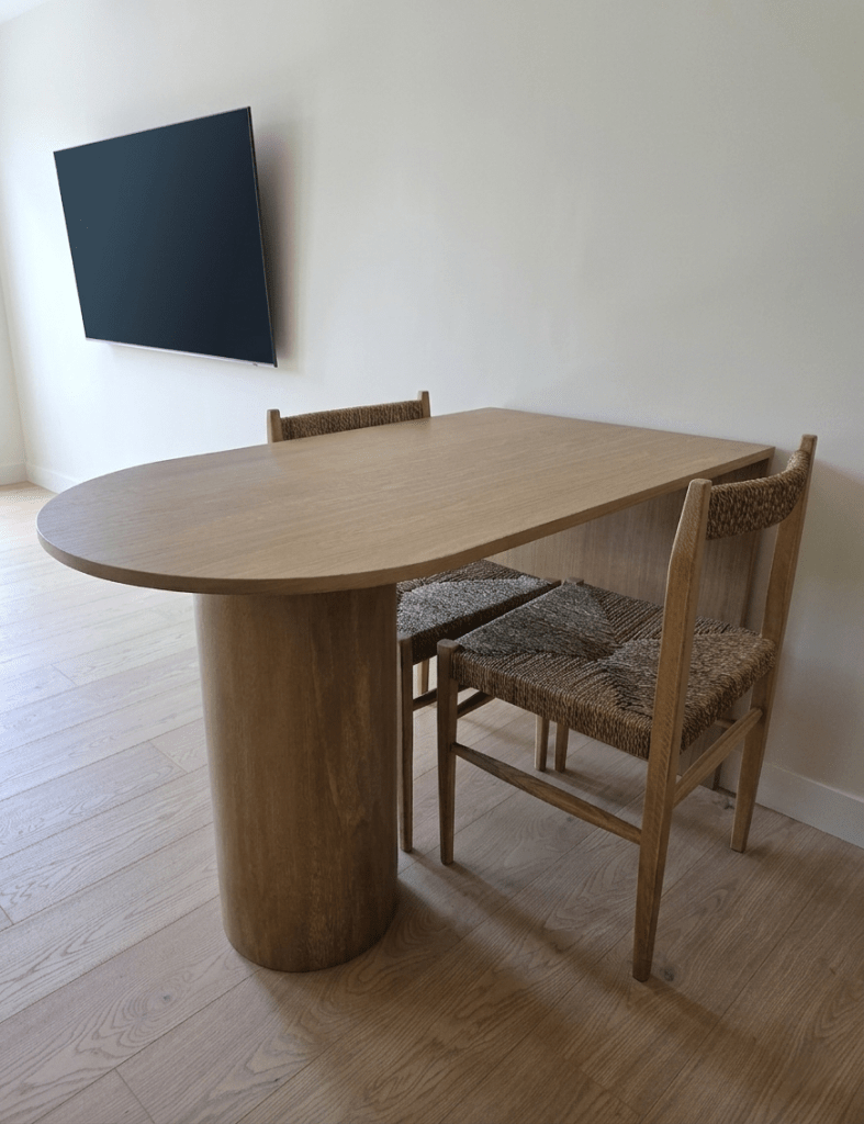 Custom τραπέζι φαγητού Kappawood με επένδυση δρυ - House PR staff quarters