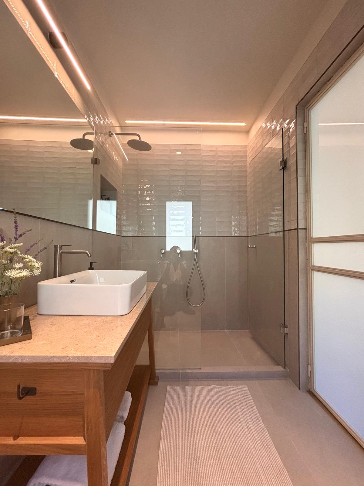 Έπιπλο μπάνιου Kappawood από κόντρα πλακέ θαλάσσης με επένδυση δρυ - House PR 1ος όροφος