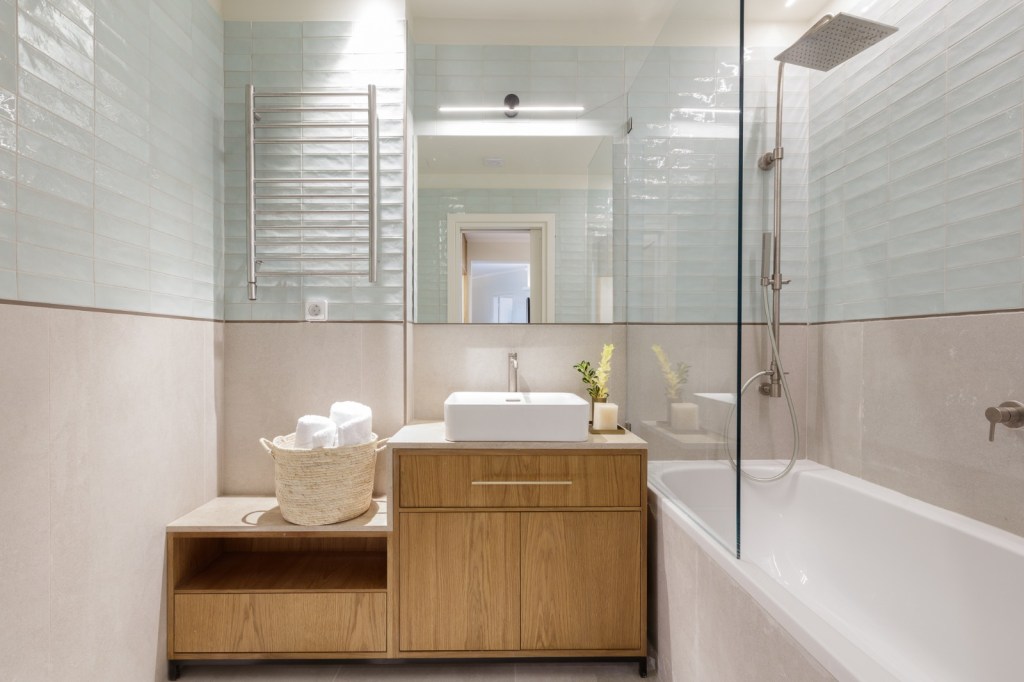 Έπιπλο μπάνιου Kappawood από κόντρα πλακέ θαλάσσης με επένδυση δρυ - House PR κάτω ισόγειο